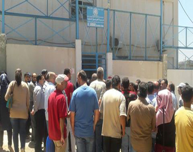 فلسطينيو سورية في البقاع الأوسط يعتصمون احتجاجاً على شروط الأونروا التعجزية 