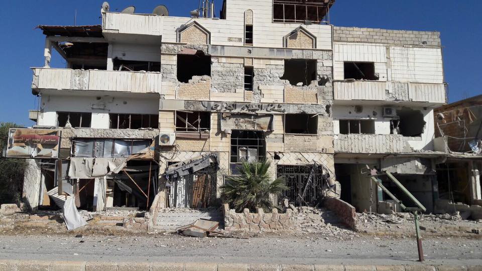 صور خاصة لمجموعة العمل تظهر حجم الدمار الناجم عن الغارات الجوية التي استهدفت مخيم خان الشيح