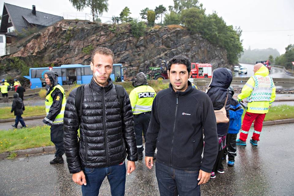 فلسطينيان سوريان يشاركان بإنقاذ المصابين إثر حادث في إحدى المدن النرويجية 