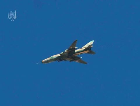 قصف يستهدف محيط مخيم خان الشيح بالمدفعية والبراميل المتفجرة