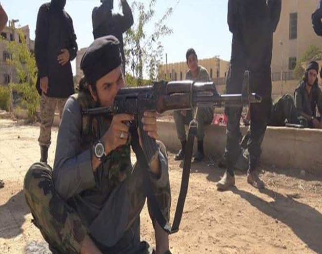 قصف واشتباكات في اليرموك و"داعش"يسلم الكرمل دون قتال 