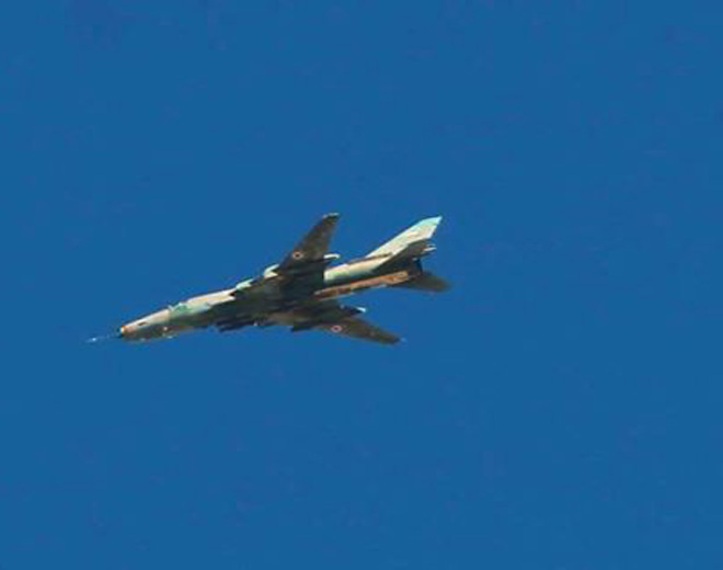 غارات جوية ليلية على مخيم خان الشيح وأطرافه 