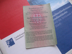 منح "الإقامة المؤقتة" لفلسطينيين سوريين في ألمانيا يحظر لم شمل عائلاتهم