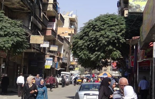 عودة بعض العائلات الفلسطينية النازحة إلى قدسيا بعد فتح الطريق