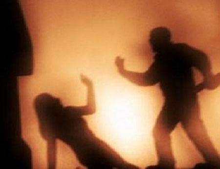 مفرج عنه يؤكد مشاهدته أم فلسطينية وابنتيها في السجون السورية