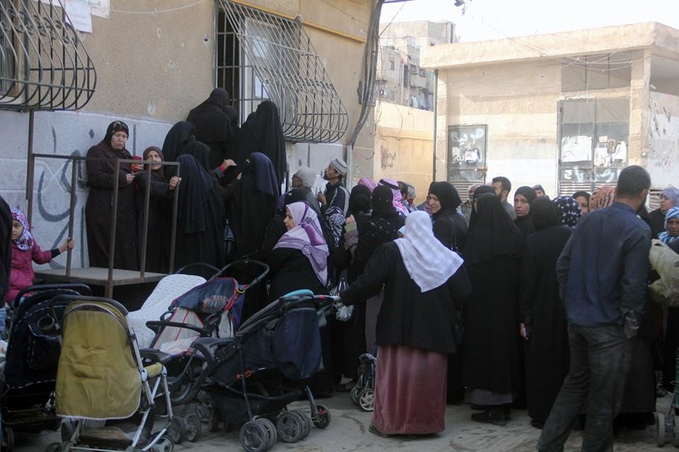 *"فلسطين الخيرية" تنهي مشروعها "شتاءكم دافئ" جنوب دمشق