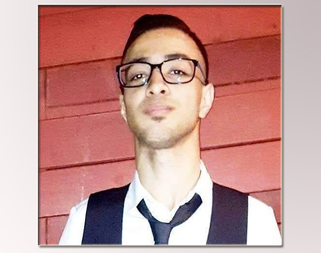 محمد خميس فلسطيني سوري  أبدع في مجال الأفلام الوثائقية التي تتحدث عن آلام وهموم أبناء شعبه 