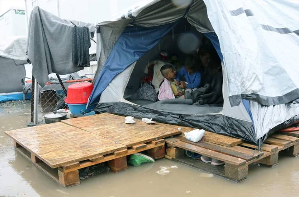 فلسطينيو سورية العالقون في اليونان معاناة مستمرة وأوضاع إنسانية مزرية 