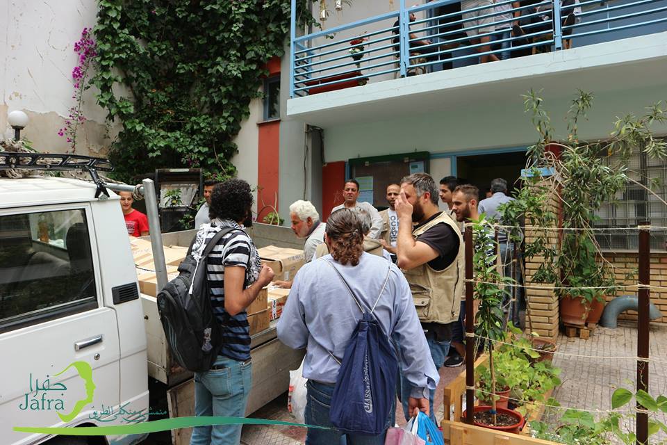 "أوراق الزيتون" حملة لإغاثة اللاجئين العالقين في أثينا