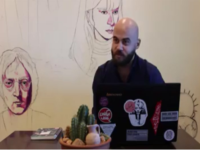 فلسطيني سوري يحارب اليأس و العنف عبر نشر ثقافة "دور البطل"