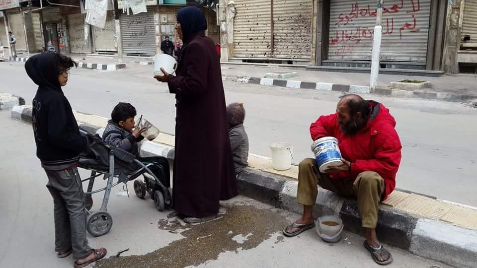 حصار مطبق على مخيم اليرموك وسط ارتفاع حاد في أسعار المواد الغذائية جنوب دمشق 