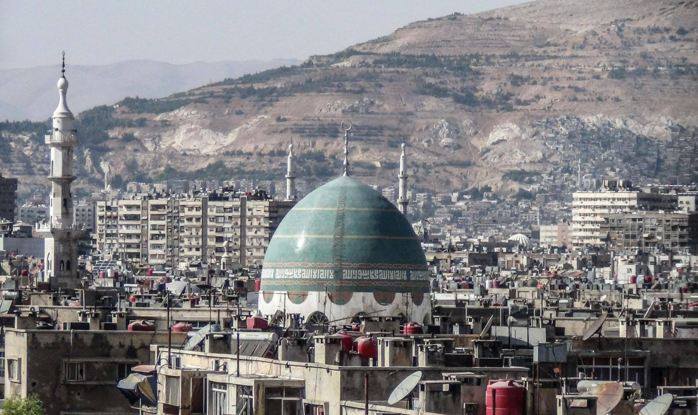 النظام السوري يواصل فرض حصاره على مخيم اليرموك منذ أكثر من 1600 يوم 