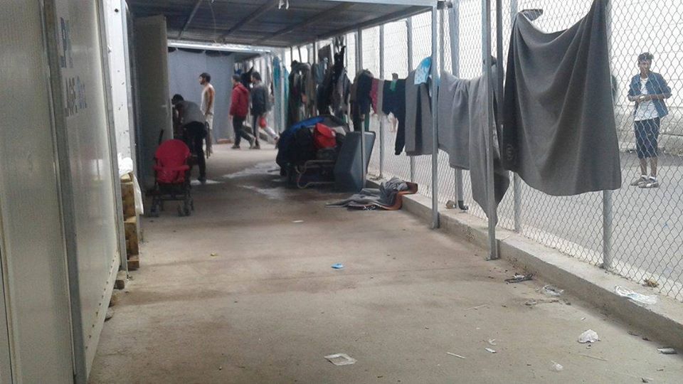 نقل 230 لاجئ من الجزر إلى البر اليوناني 