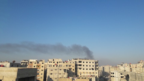 "داعش" يغلق مساجد مخيم اليرموك ويشتبك مع المعارضة السورية المسلحة في محيط المخيم