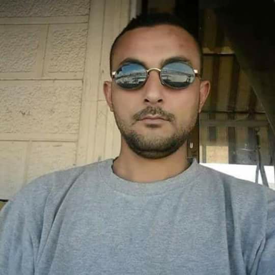 فلسطيني يقضي إثر الاشتباكات في مخيم اليرموك بدمشق.