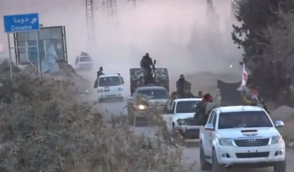 لواء القدس ينشر صوراً لمشاركة عناصره بأعمال القصف التي تستهدف بلدة دوما بريف دمشق