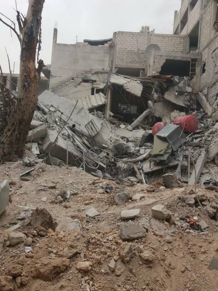 فيديو ورسالة صوتية مؤثرة جداً جداً للدمار من فوق ملحق بمخيم اليرموك 