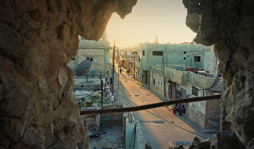 بعد اعتقالها لأربعة أعوام... الأمن السوري يفرج عن لاجئة فلسطينية من المزيريب 