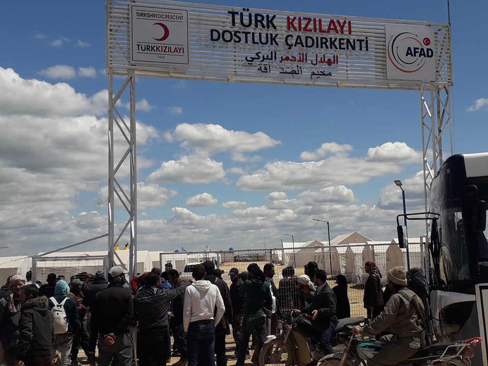 تفاقم معاناة  نازحي اليرموك وجنوب دمشق في مخيم الصداقة بريف حلب الشمالي 