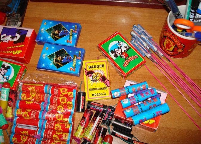 شكوى من ظاهرة إطلاق الألعاب النارية في مخيم النيرب 