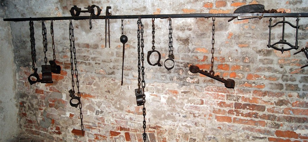 لاجئ فلسطيني يقضي تحت التعذيب في سجون النظام السوري 