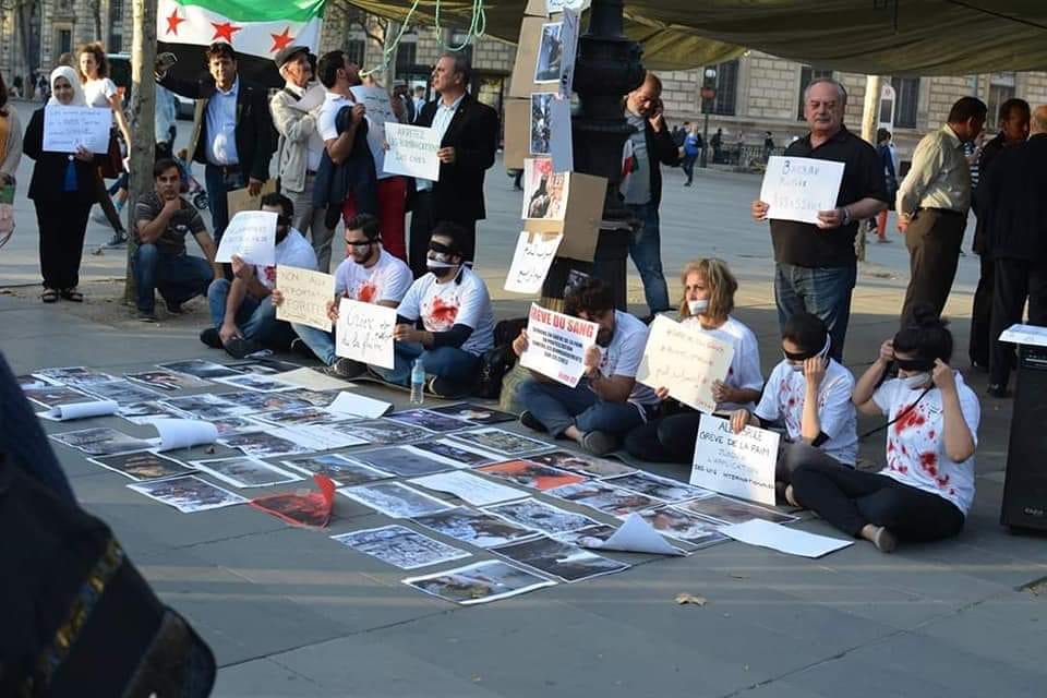 لاجئة فلسطينية في لندن تضرب عن الطعام تضامناً مع المدنيين شمال سورية