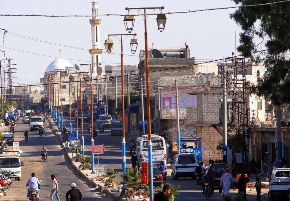 أهالي تجمع المزيريب يشتكون من أزمات معيشية حادة