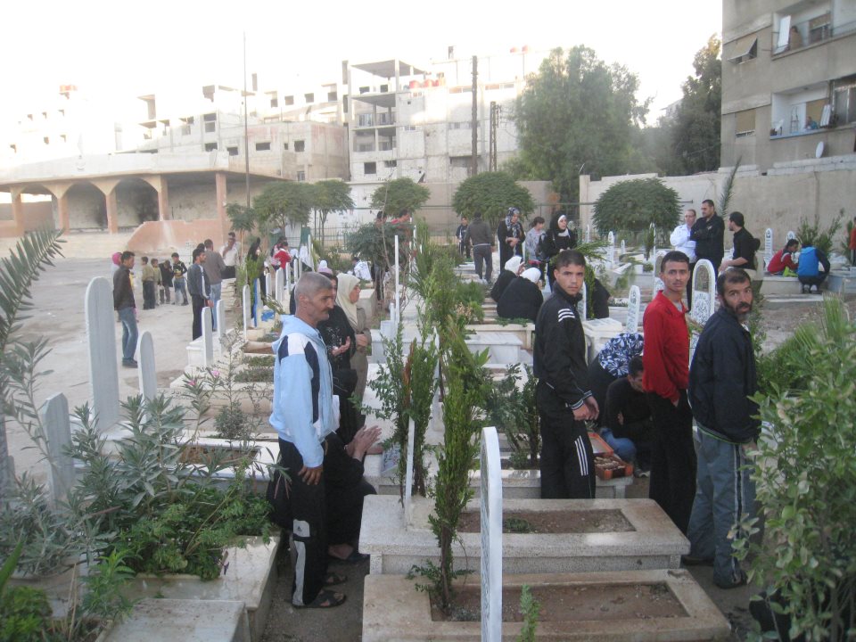 فلسطينيو سورية عيدنا بلا ملامح  وطقوس بعيداً عن الأهل والأحبة 