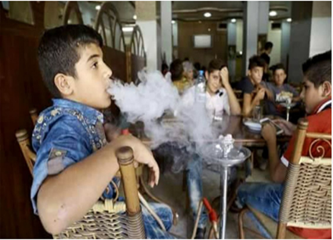 ظاهرة التدخين والأراجيل تنتشر بين الأطفال الفلسطينيين في سورية 