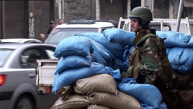 فواتير الكهرباء والماء المسددة شرط لعبور الحواجز الأمنية في درعا 