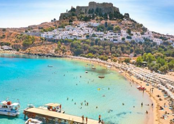 بعد اعتقال دام 60 يومًا.. الإفراج عن عائلة فلسطينية سورية محتجزة في اليونان 