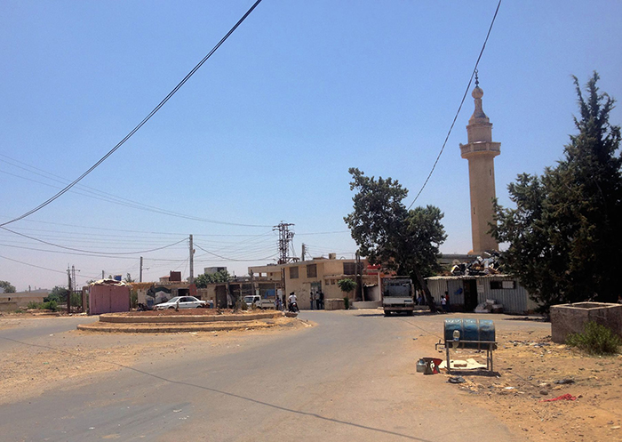 40 عائلة فلسطينية تقطن في تل شهاب بريف درعا الغربي تشكو الغلاء وقلة ذات اليد 