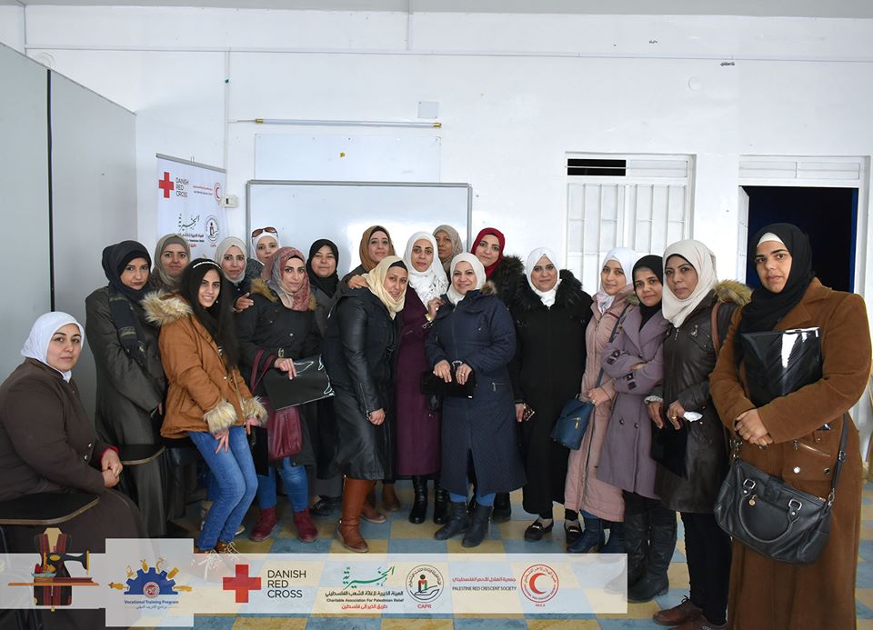 اختتام ورش تدريب بمشاركة أكثر من 20 لاجئة فلسطينية في قدسيا 