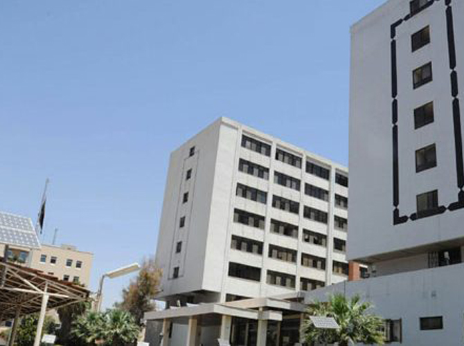 وفد من أهالي سبينة ومخيمها يزور وزارة الكهرباء 