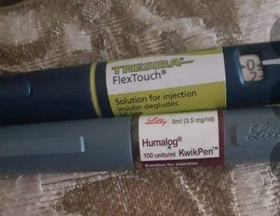 عائلة فلسطينية سورية في لبنان تجدد مناشدتها للتكفل بمصاريف علاج طفلتهم