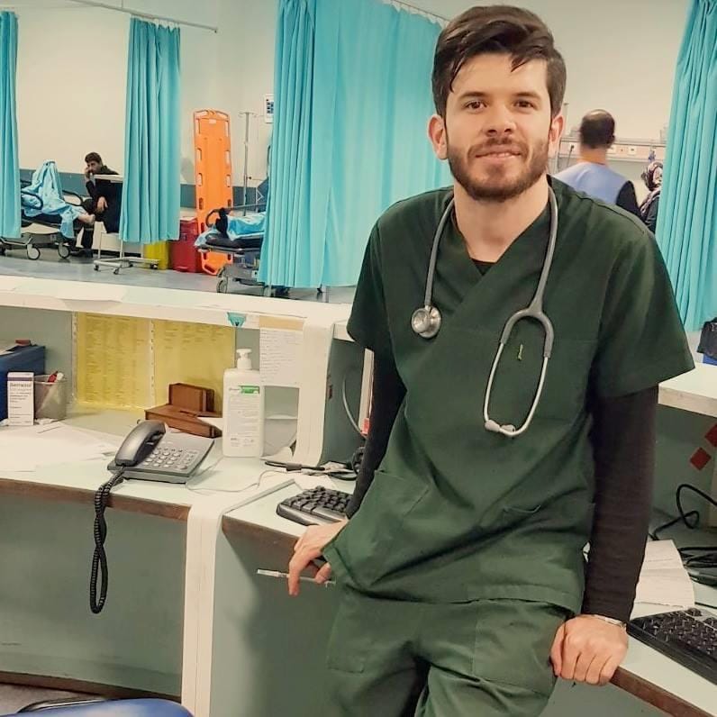 تركيا: طبيب فلسطيني سوري يعلن عن إصابته بفايروس كورونا 