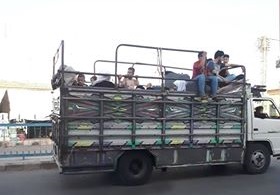 رحلة نزوح جديدة يعيشها أهالي تجمع المزيريب للاجئين الفلسطينيين