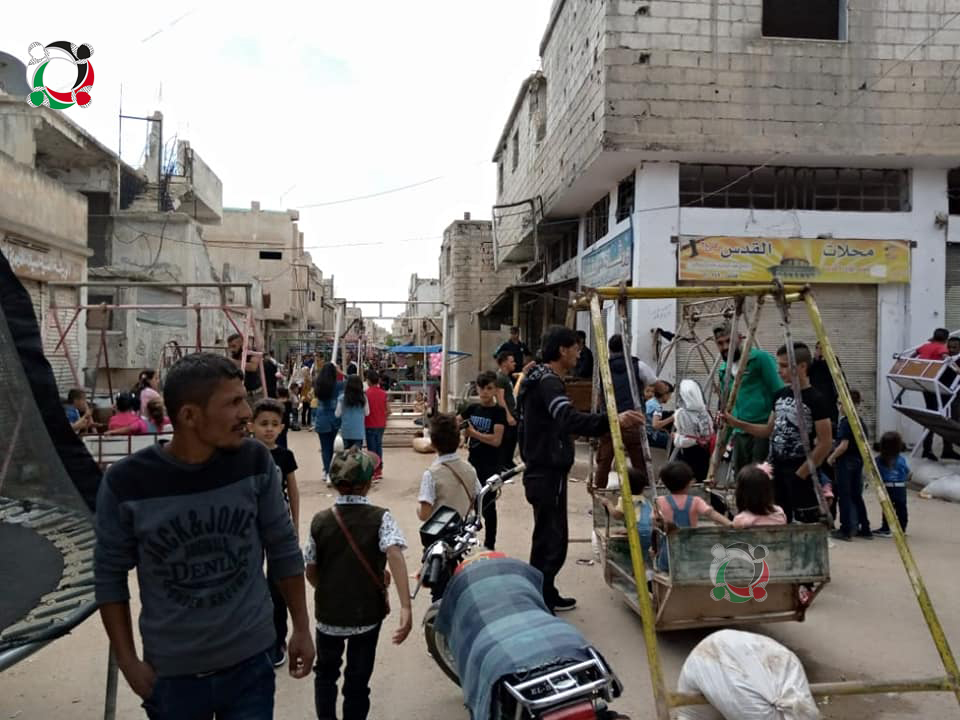 لأول مرة منذ سنوات.. أطفال مخيم درعا يعيشون فرحة العيد