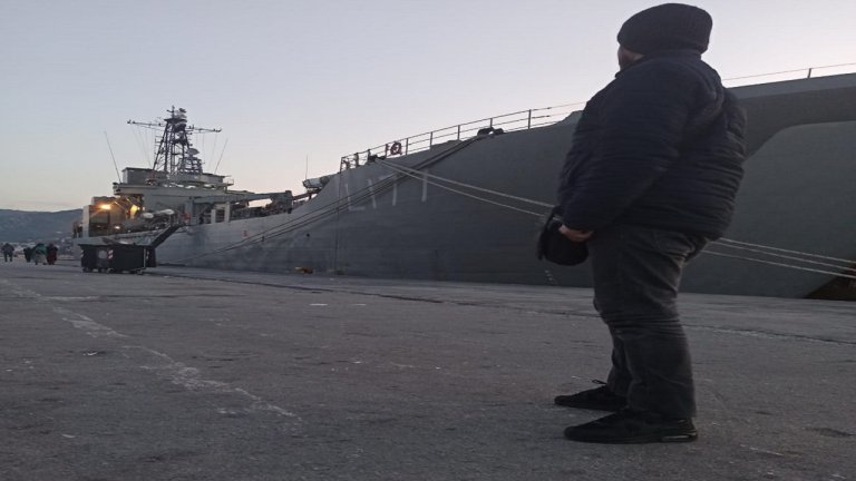  ترحيل مهاجرين من جزيرة  ليسبوس إلى أثينا بعد حصولهم على الإقامة