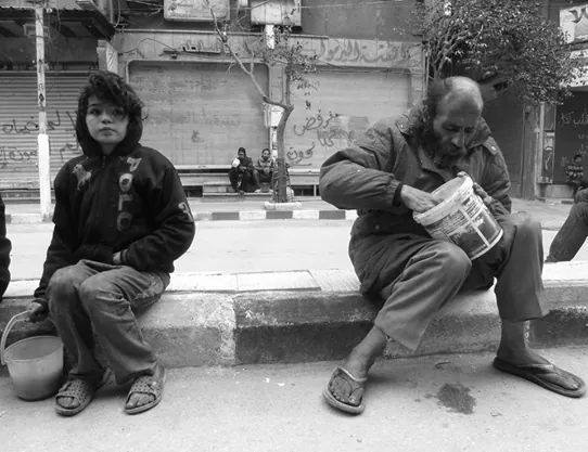 الفلسطينيون في سورية فقر حال وعدم قدرة على تأمين أبسط مقومات الحياة