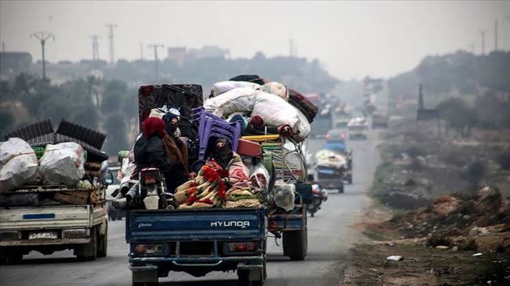 شاهد: طبول الحرب تُقرع في إدلب من جديد فهل سيحزم الفلسطينيون حقائبهم من جديد