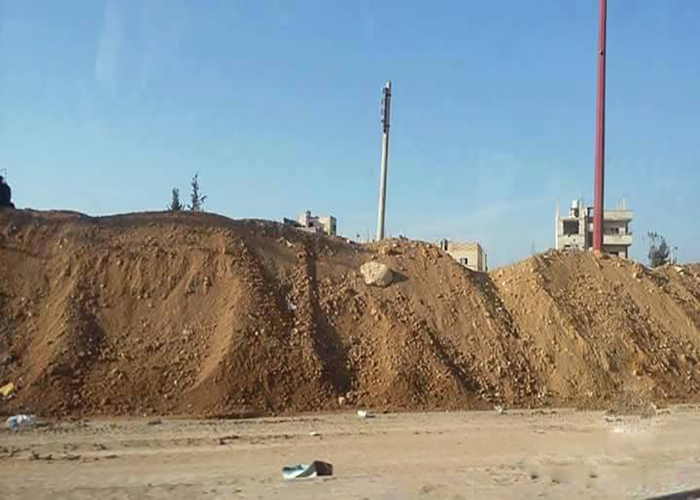 مخيم الحسينية.. رهين محبسي الساتر الترابي والتشديد الأمني  