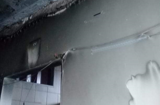 حريق في مخيم النيرب يخلف أضراراً مادية