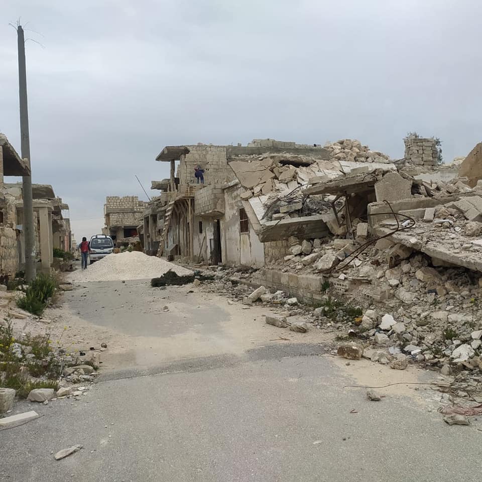 مخيم حندرات.. اتهامات للأونروا بالتقصير ومطالبات بإعادة الإعمار