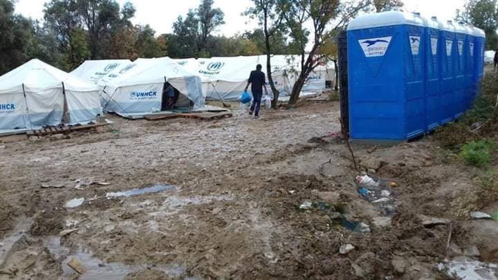 كيوس.. مهاجرون فلسطينيون يحذرون من تصاعد مظاهر العنصرية 