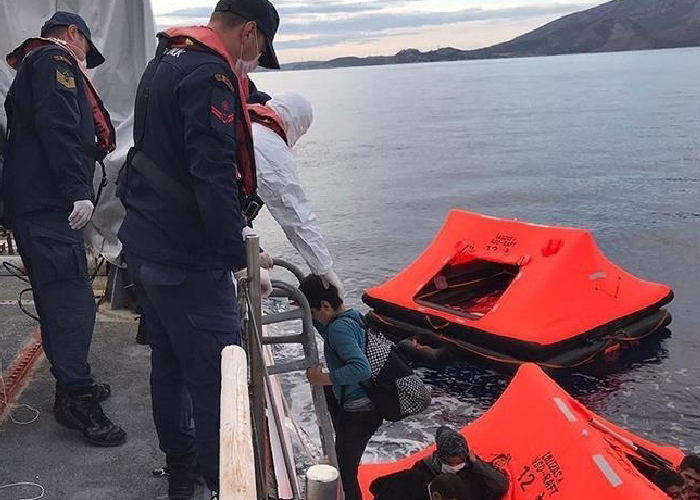 تركيا.. إنقاذ 74 طالب لجوء أعادتهم اليونان