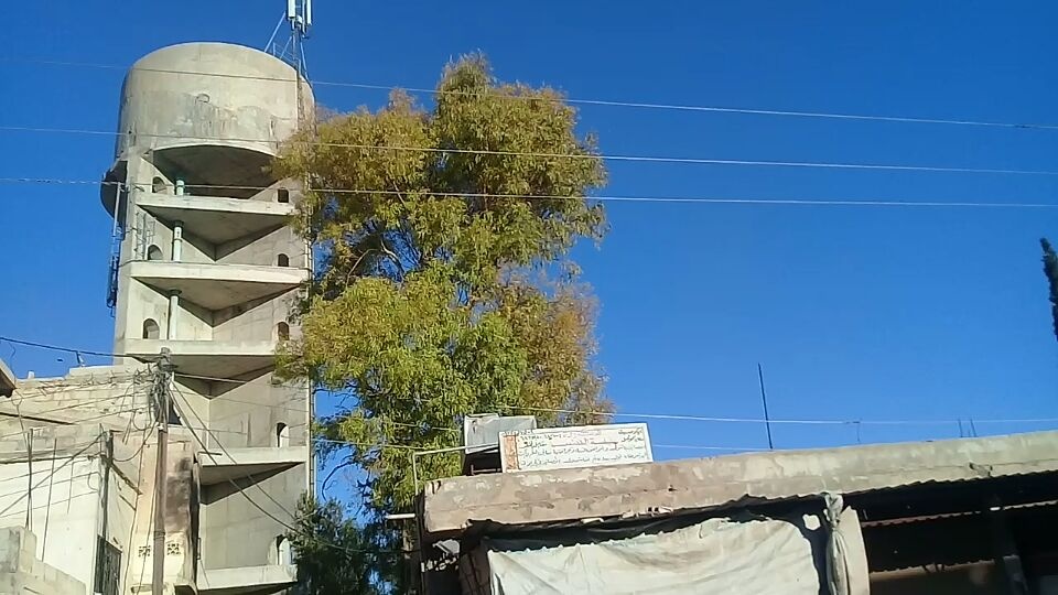 مخيم خان الشيح. انقطاع الماء عن المنازل وتسرب في الصرف الصحي 