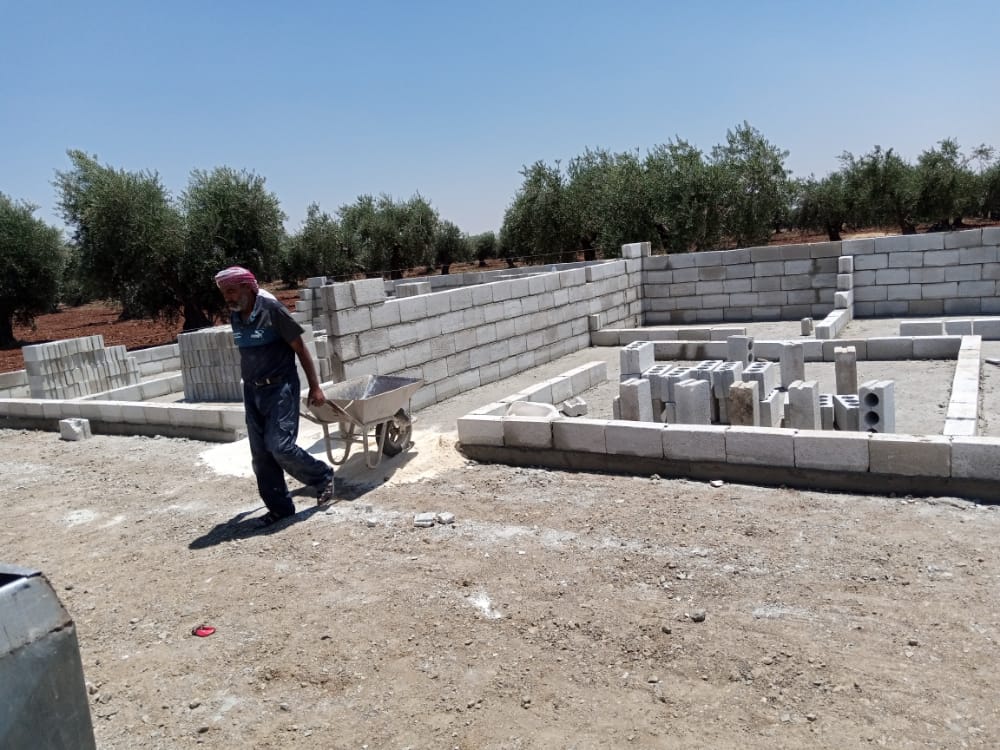 شاهد: وحدات سكنية مجانية لفلسطينيي الخيام في الشمال السوري