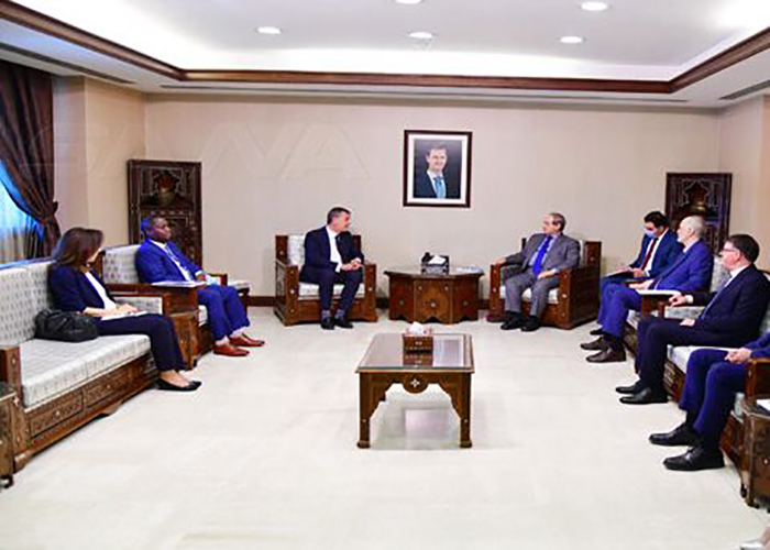 المفوض العام لـ "أونروا" يبحث مع المقداد أوضاع الفلسطينيين في سورية 