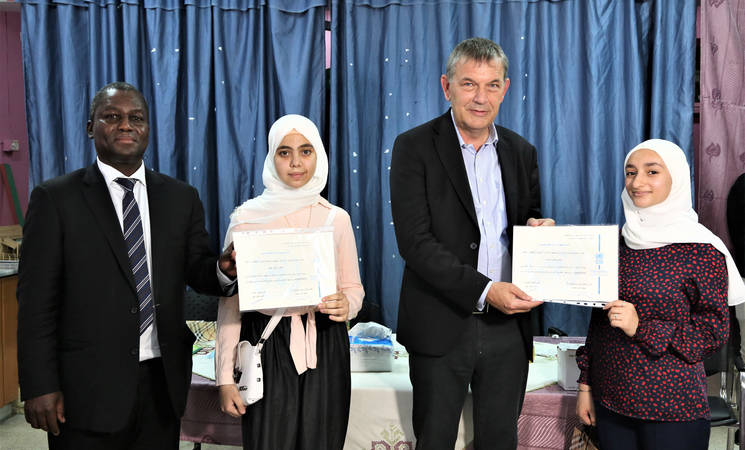 المفوض العام للأونروا يعد بتقديم الدعم والخدمات للفلسطينيين في سورية 